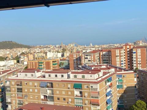 Se vende piso reformado con vistas panorámicas al mar y a toda la ciudad de Málaga