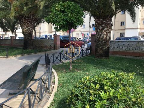 NAPOLI ESTATE presenta esta excelente oportunidad en una de las zonas más consolidadas y demandadas de Málaga.