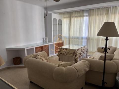 NAPOLI ESTATE presenta esta excelente oportunidad de vivienda en la zona de Martiricos - La Roca, una de las áreas más consolidadas y mejor conectadas de Málaga.