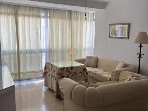 NAPOLI ESTATE presenta esta excelente oportunidad de vivienda en la zona de Martiricos - La Roca, una de las áreas más consolidadas y mejor conectadas de Málaga.