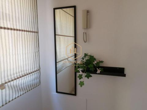 NAPOLI ESTATE presenta acogedor apartamento en zona Hospitales - Victoria Eugenia
