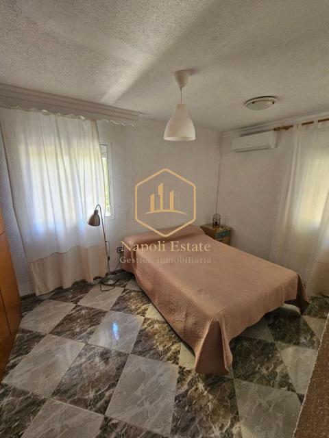NAPOLI ESTATE presenta este luminoso piso a pasos del mar en Huelin
