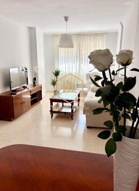 ALQUILER DE VIVIENDA DE 3 DORMITORIOS CON GARAJE INCLUIDO EN EL CENTRO DE MÁLAGA - PERCHEL SUR