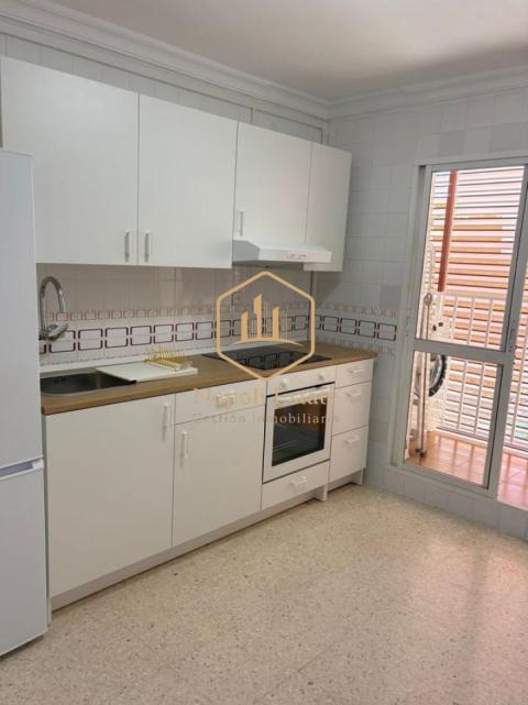 ALQUILER DE VIVIENDA DE 3 DORMITORIOS CON GARAJE INCLUIDO EN EL CENTRO DE MÁLAGA - PERCHEL SUR